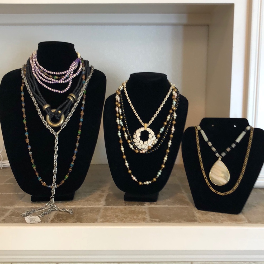 Lot of probably vintage jewelry